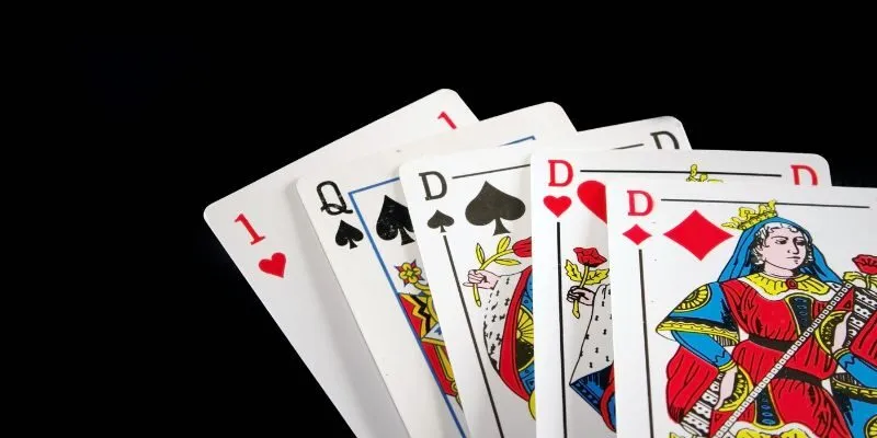 Vài thông tin đôi nét về game và cách chia bài lấy liêng 99OK